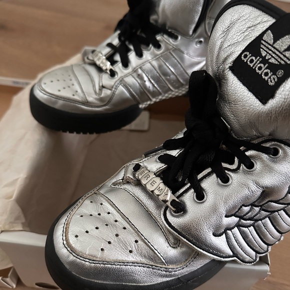 Adidas Originals JS Wing Sneakers - Picture 7 of 15